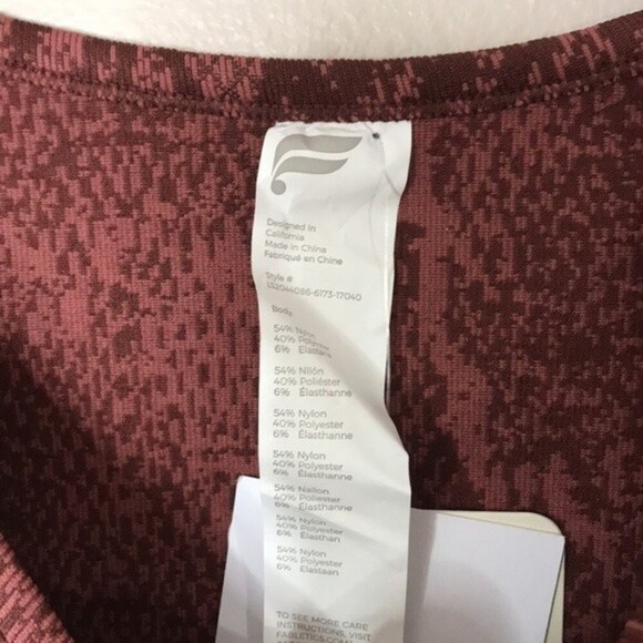 Fabletics Kamila Seamless Long-Sleeve athletic Top size medium - Picture 6 of 12